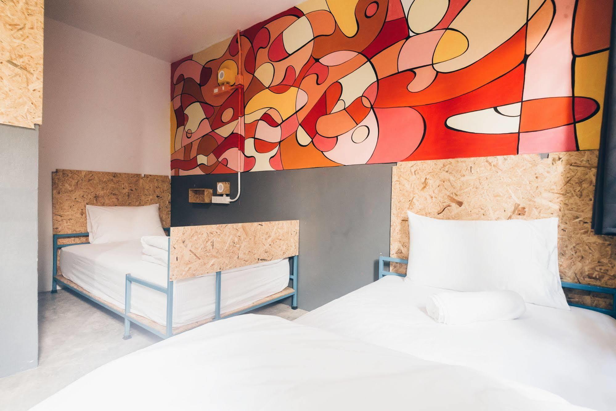 Bed Hostel Phuket Exterior foto